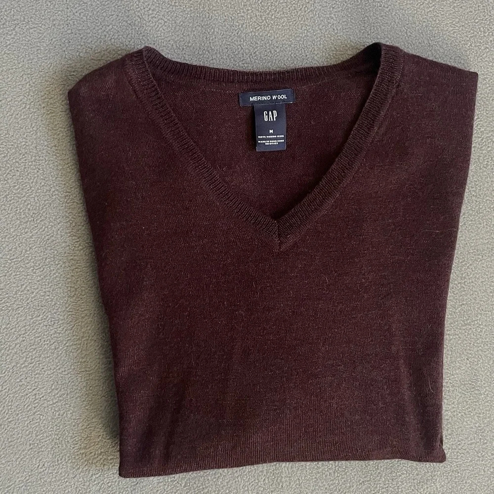 Gap Women Merino Wool Y2K V-Neck Sweater Sz Medium Maroon‎ Fall Classic